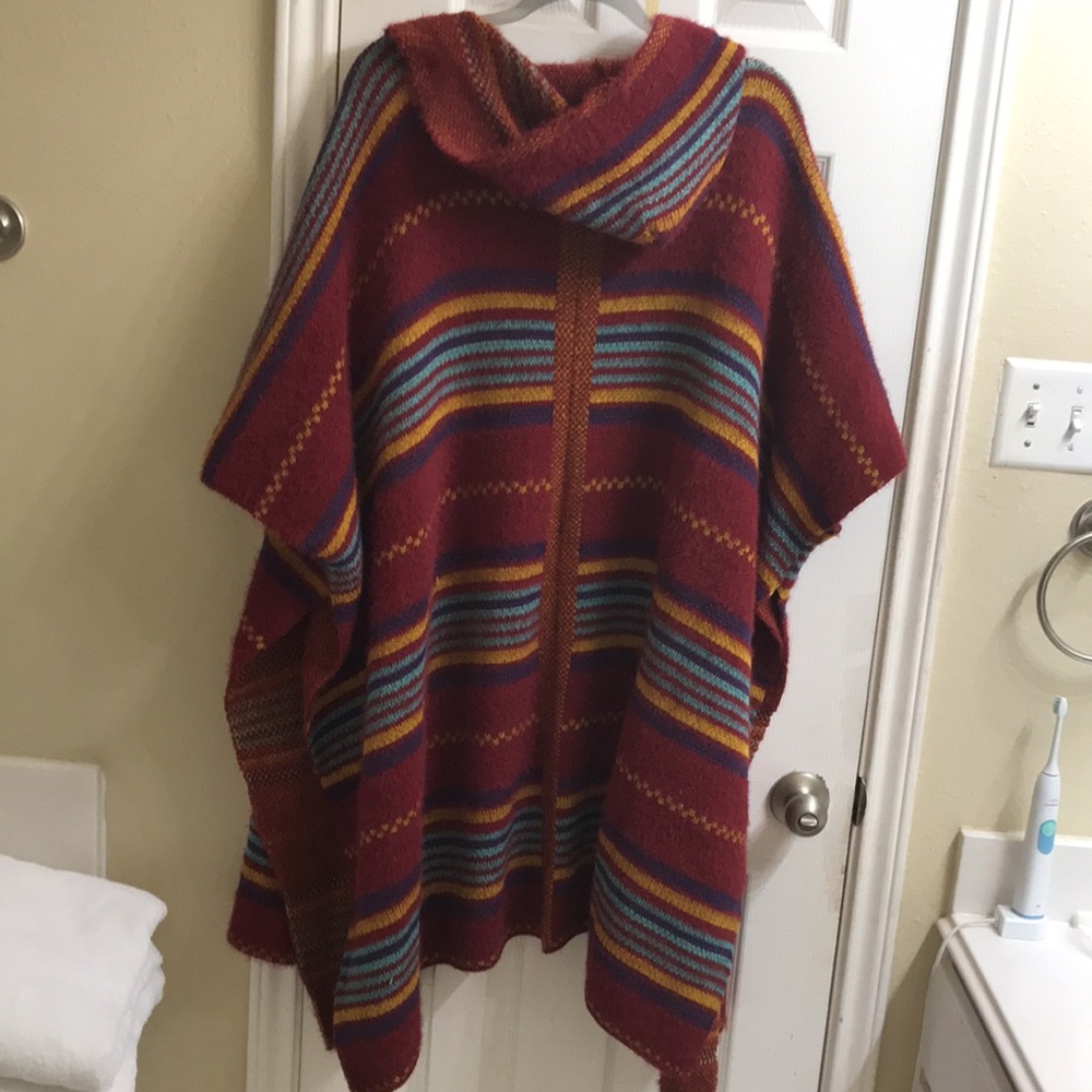 Paparazzi poncho with hoodie. NWT - Picture 2 of 8